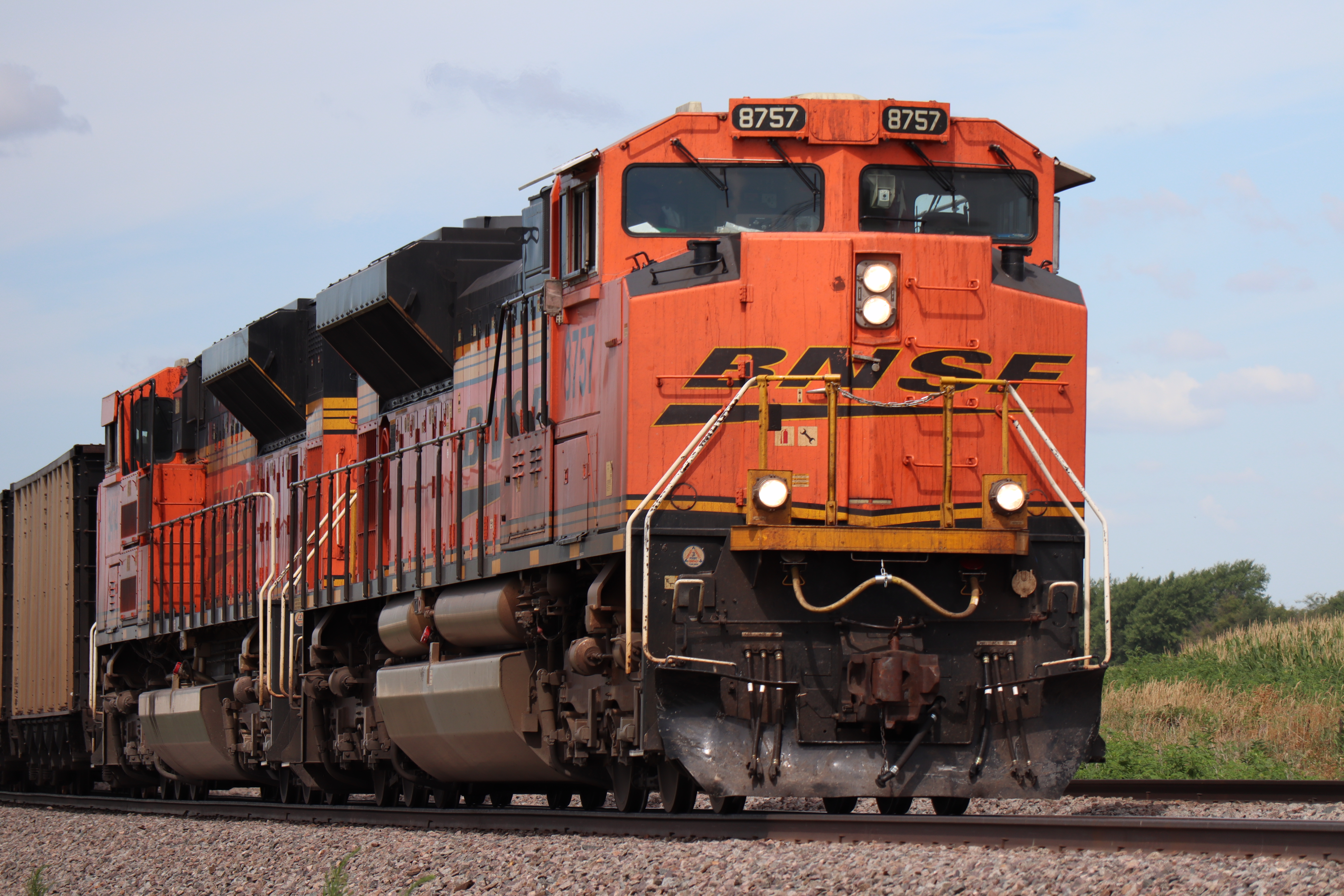 BNSF 8757